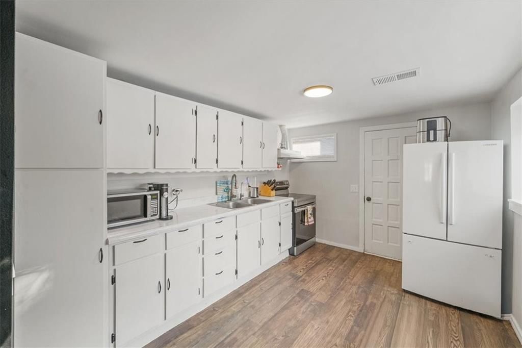 119 N Evanston Avenue — photo 8