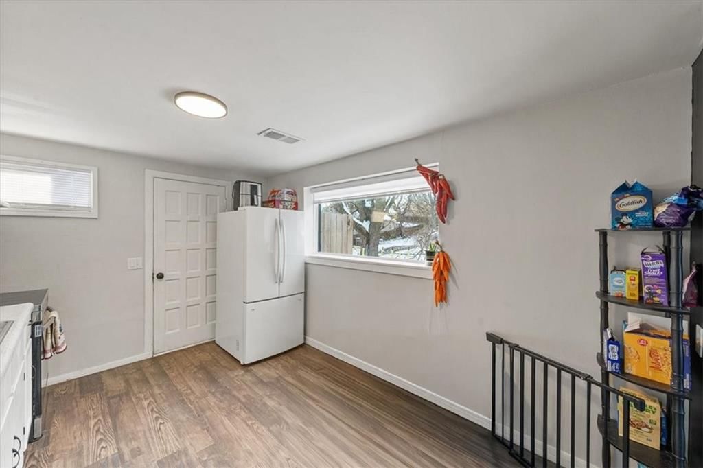 119 N Evanston Avenue — photo 9