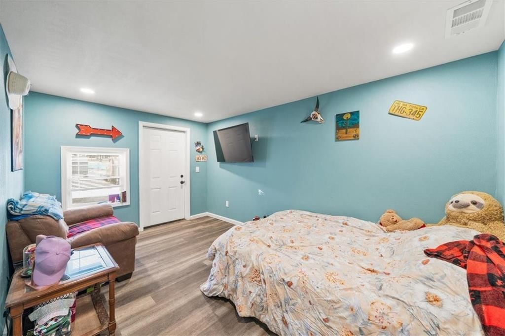 119 N Evanston Avenue — photo 17