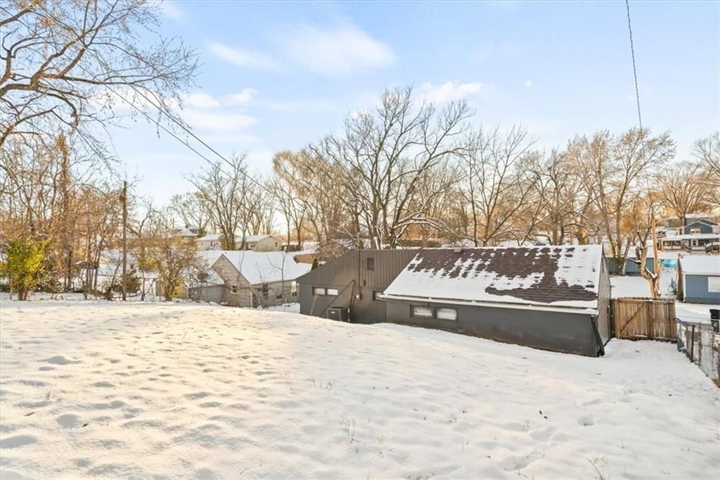 119 N Evanston Avenue — photo 22