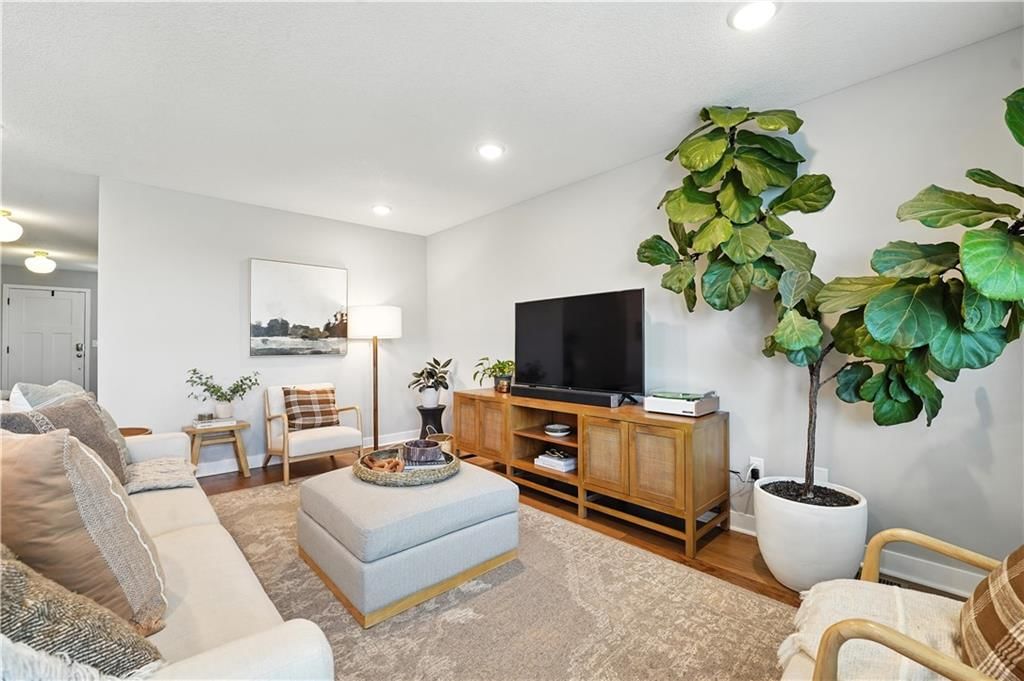 8908 SW 9th Street — photo 6