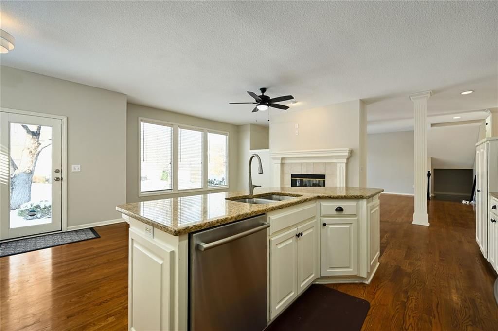 5206 Round Prairie Street — photo 9