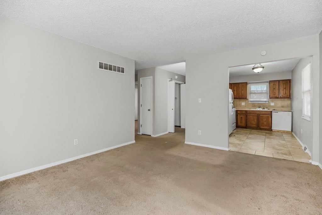 343-345 N Gilbert Street — photo 5