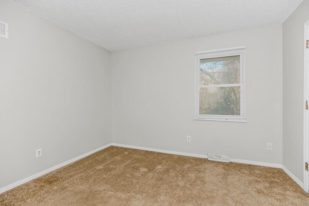 343-345 N Gilbert Street — photo 11