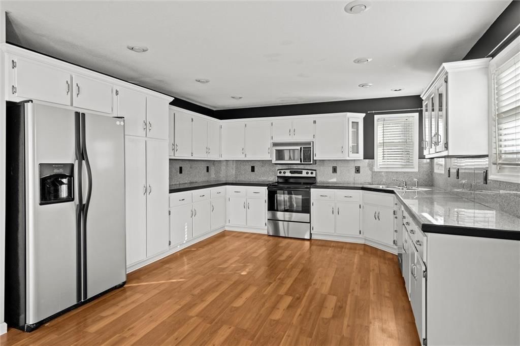 741 SW Windsong Circle — photo 11