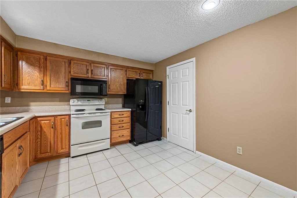 12708 W 110th Terrace — photo 7
