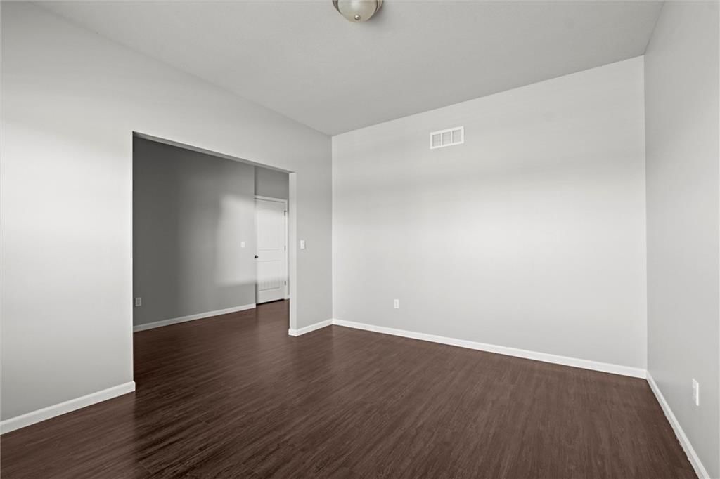 719 Samantha Lane — photo 10