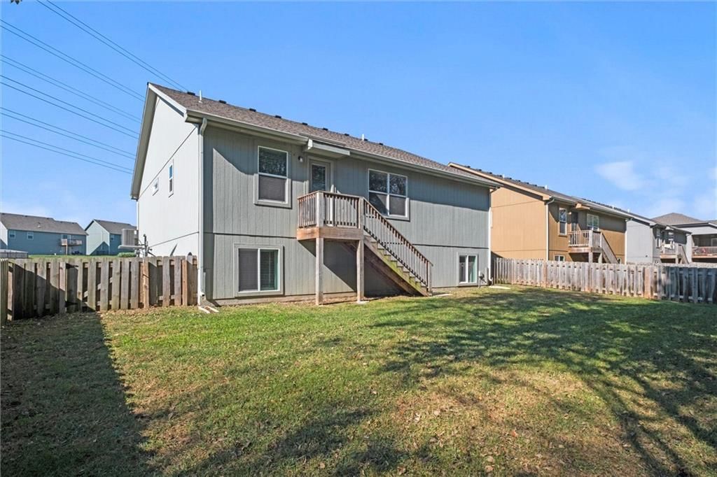 719 Samantha Lane — photo 33