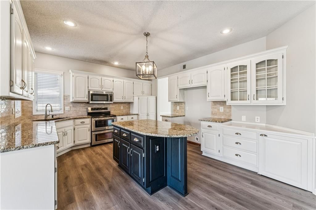 21600 W 98th Terrace — photo 5