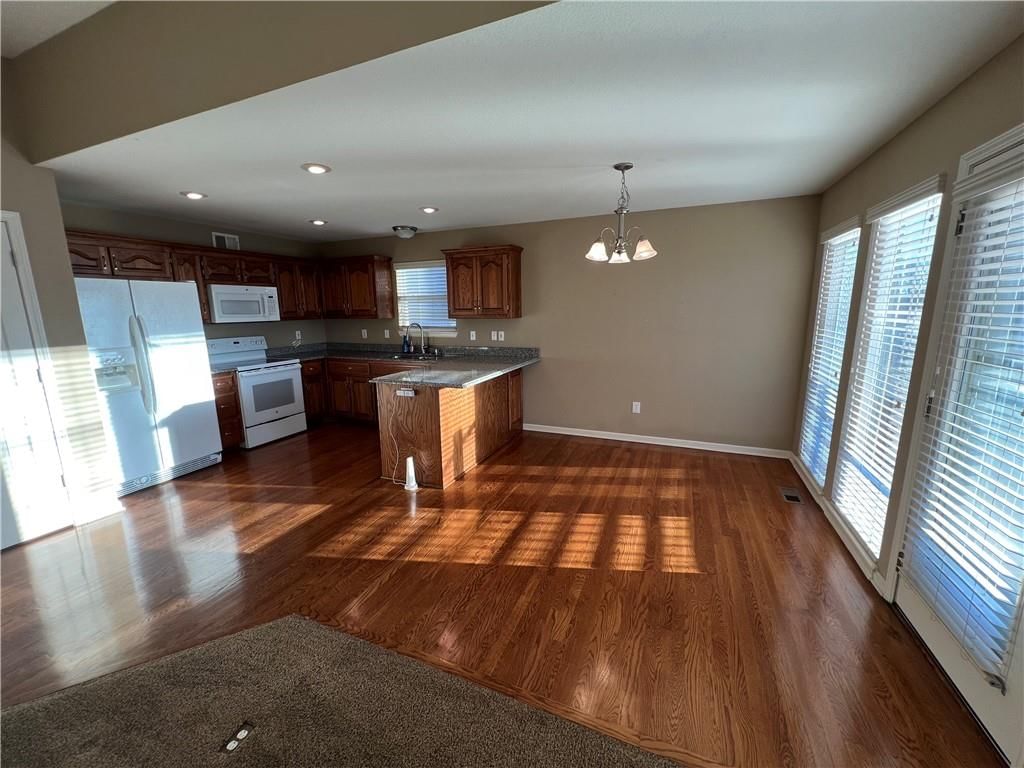 109 NW 90th Place — photo 3