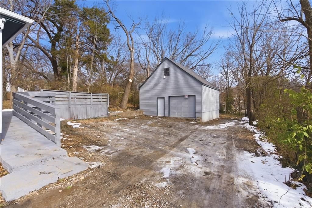 641 S Arlington Avenue — photo 28