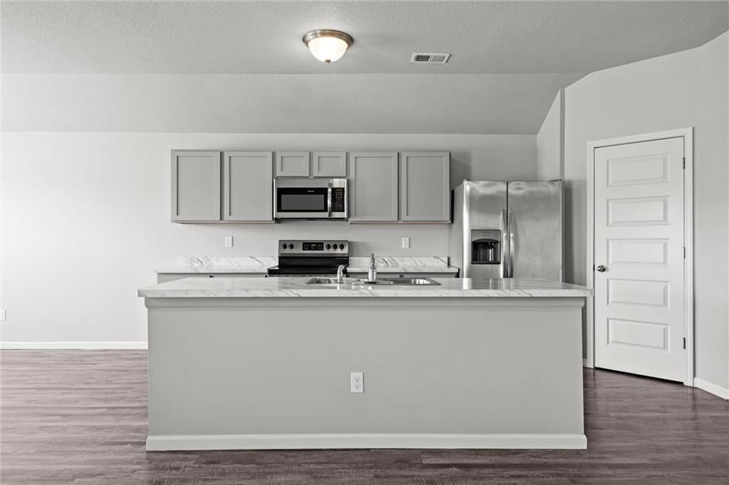 21837 Franklin Street — photo 9