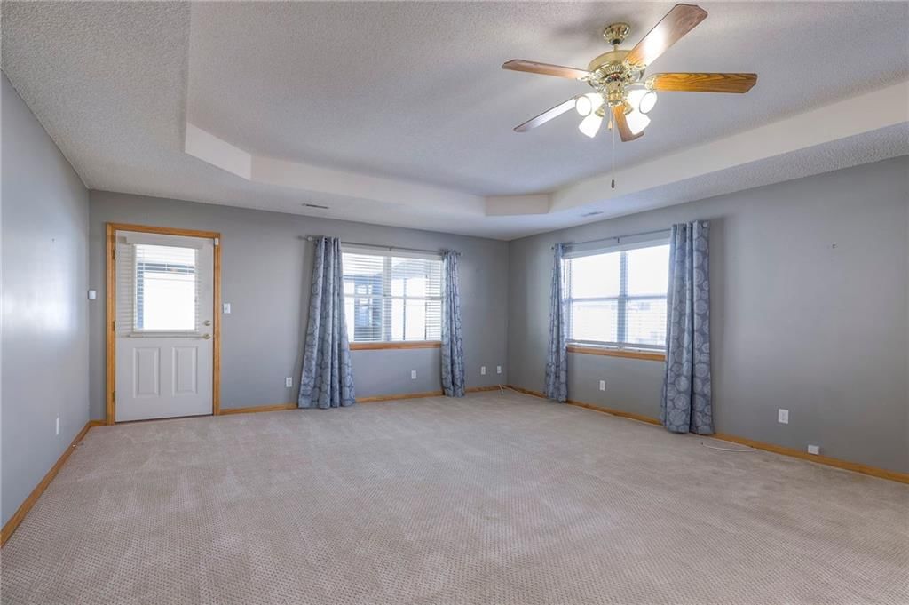 528 S Saturn Drive — photo 3