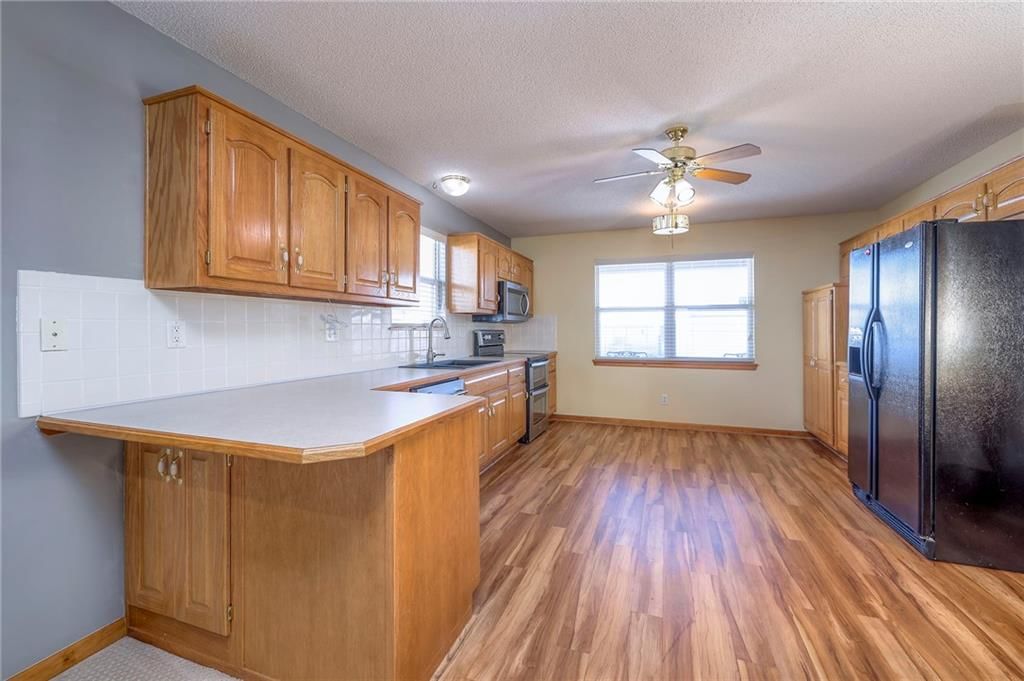 528 S Saturn Drive — photo 11