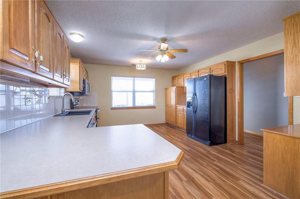 528 S Saturn Drive — photo 12