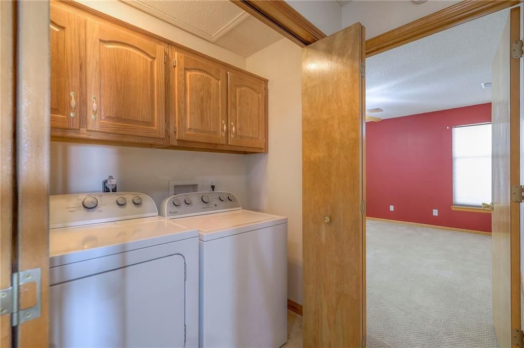 528 S Saturn Drive — photo 23