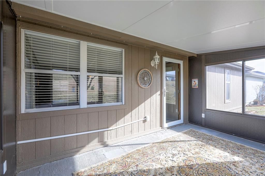528 S Saturn Drive — photo 34