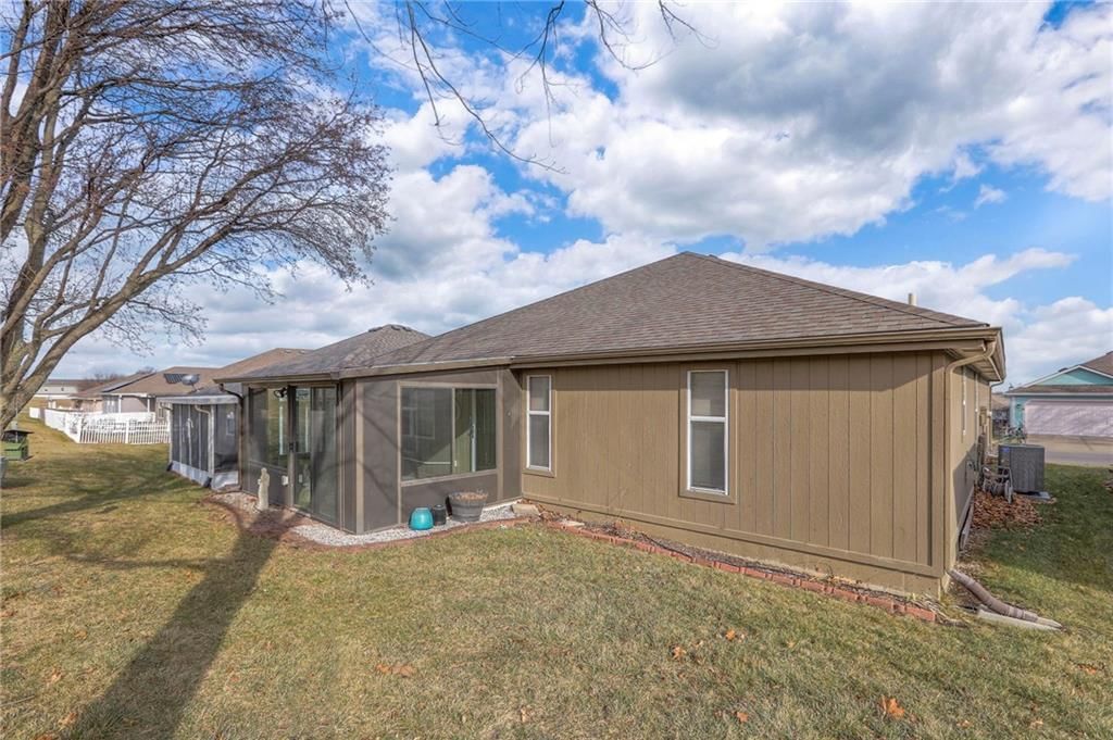 528 S Saturn Drive — photo 37