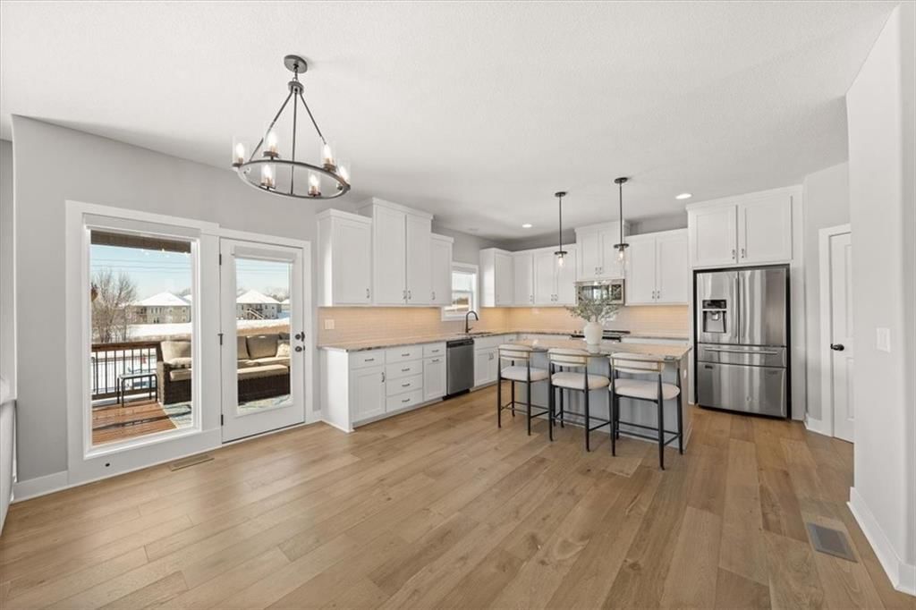 10308 N Oakland Avenue — photo 4