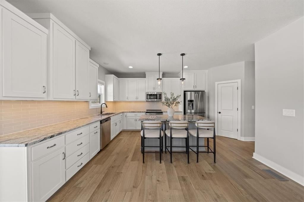 10308 N Oakland Avenue — photo 5