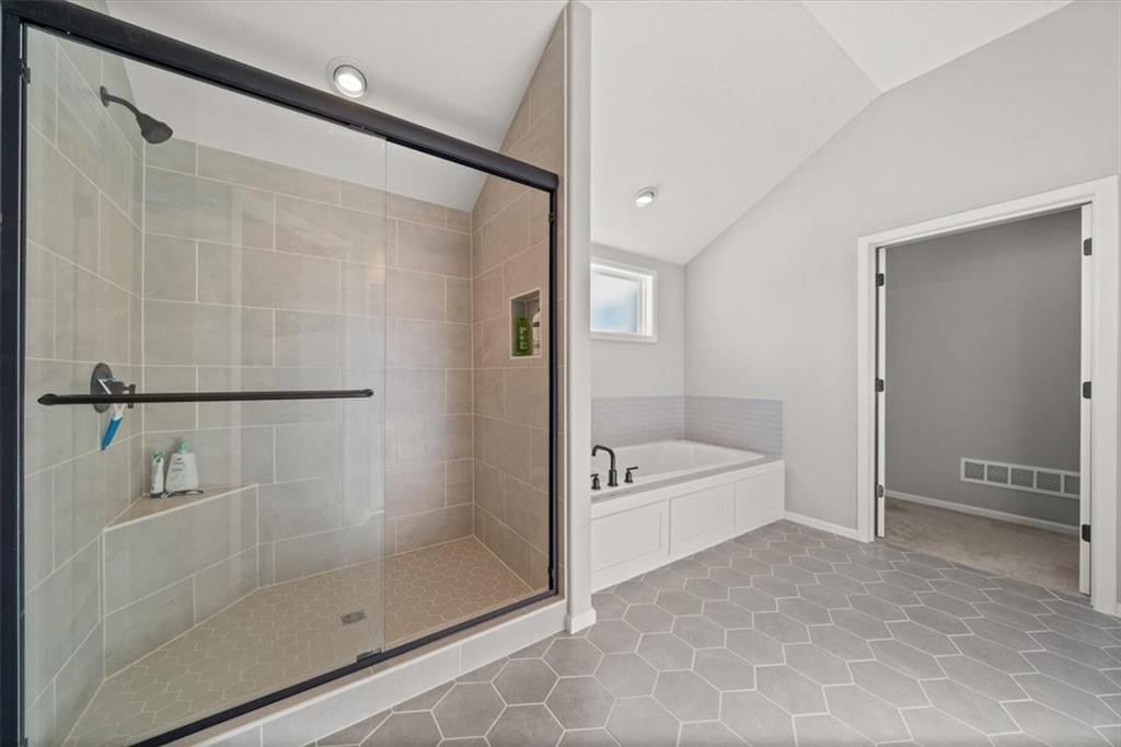 10308 N Oakland Avenue — photo 15