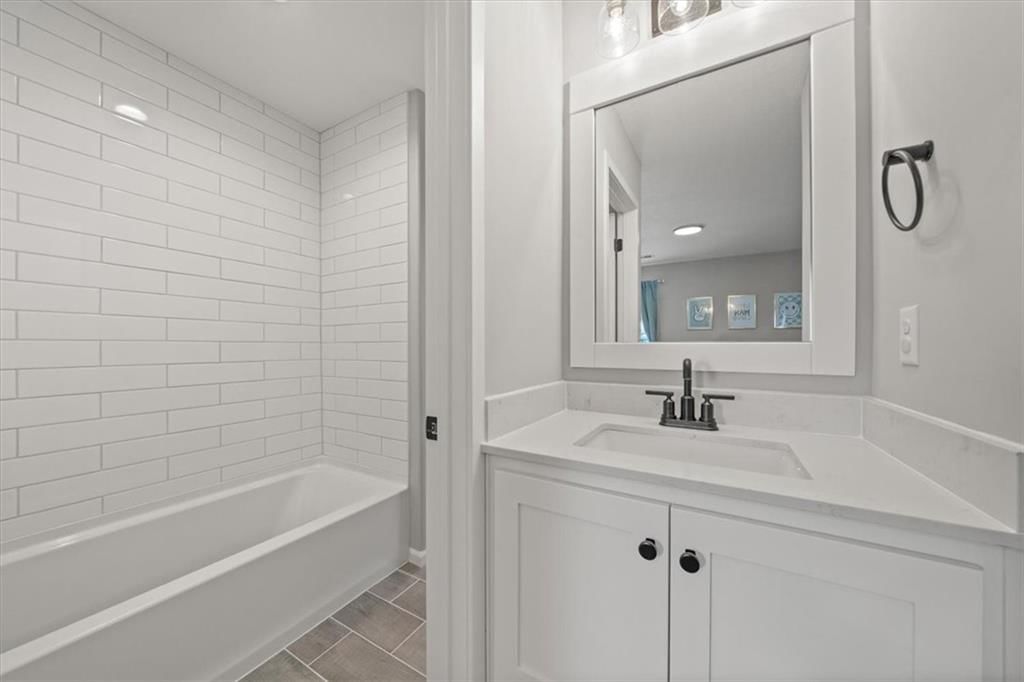 10308 N Oakland Avenue — photo 20