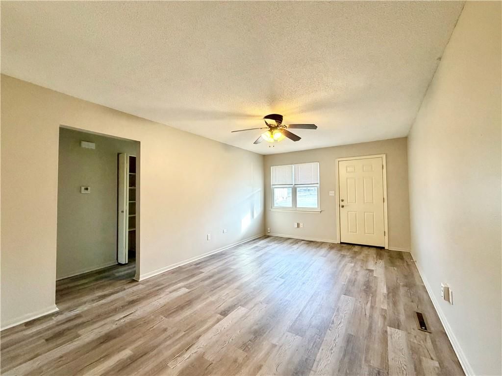 400 A-B NE WESTWIND Drive — photo 7