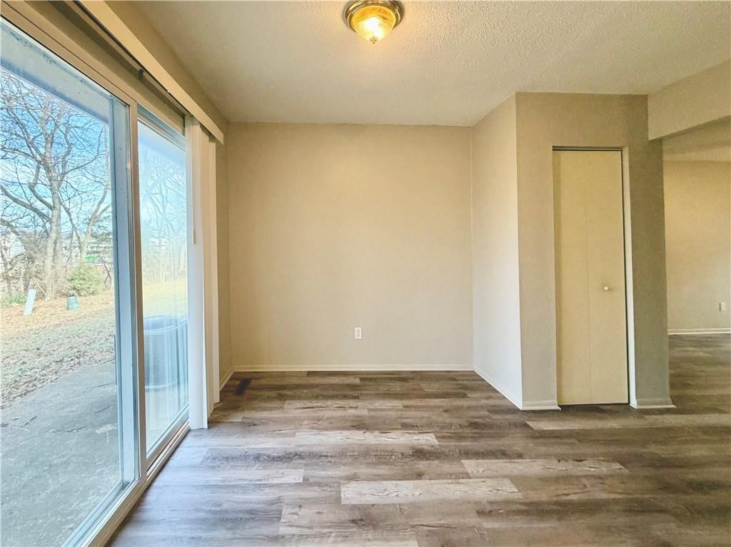400 A-B NE WESTWIND Drive — photo 12