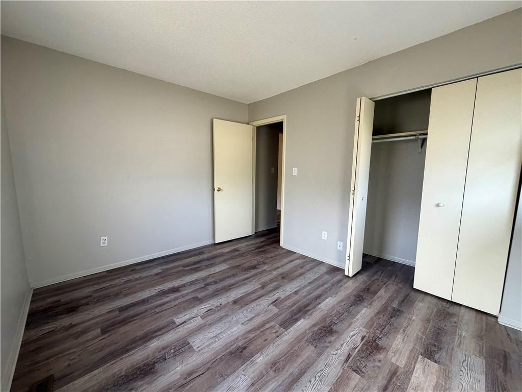 400 A-B NE WESTWIND Drive — photo 16