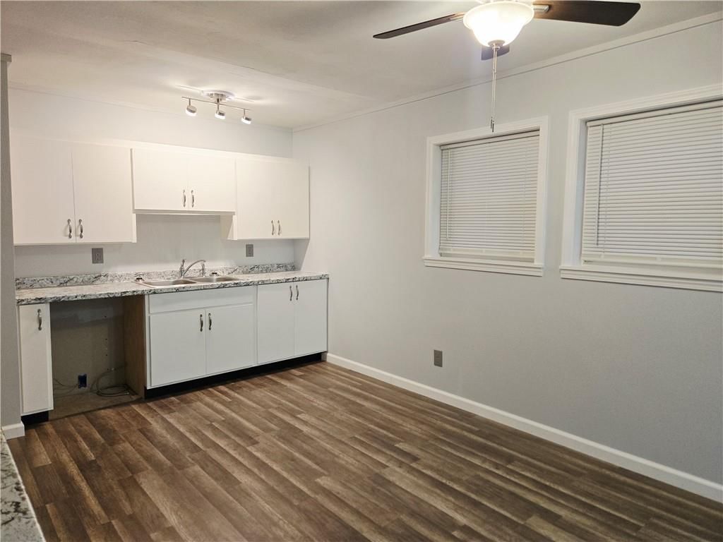 205 W Washington Street — photo 10