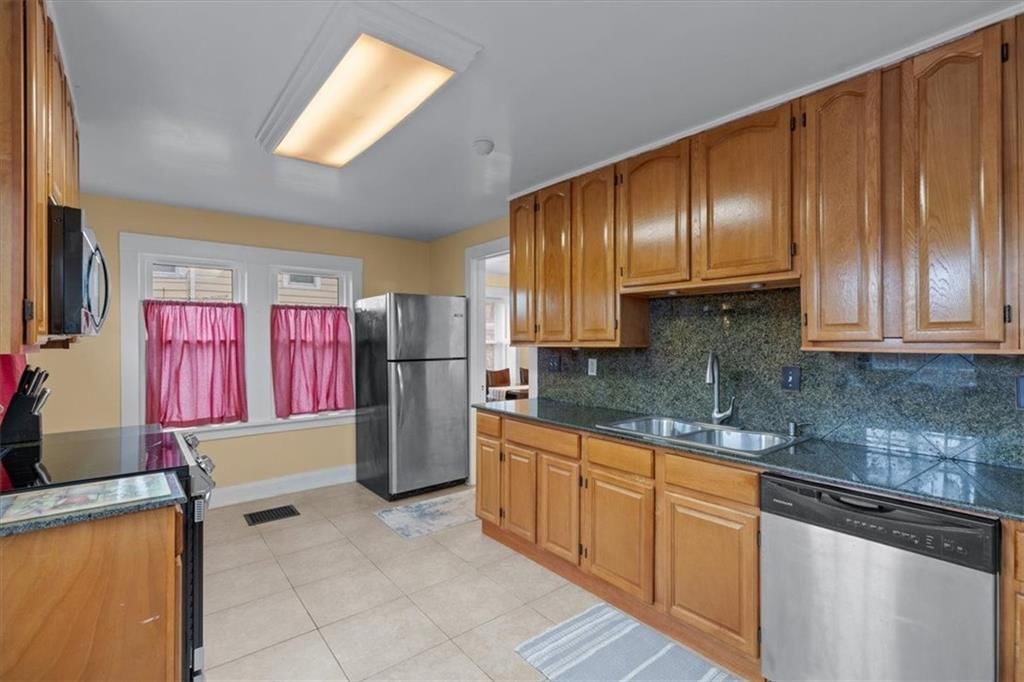 4007 Genessee Street — photo 11