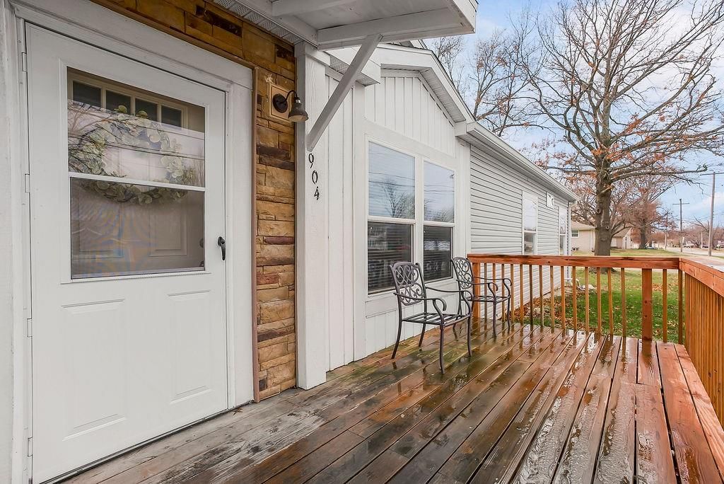904 E Wilson Street — photo 2