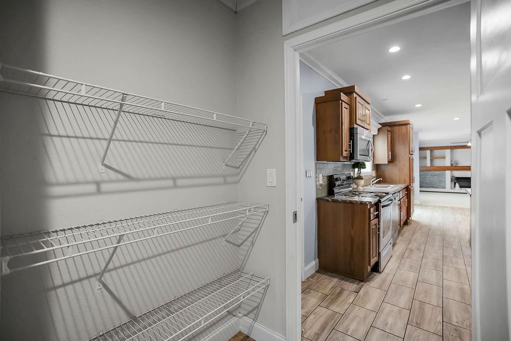 904 E Wilson Street — photo 8