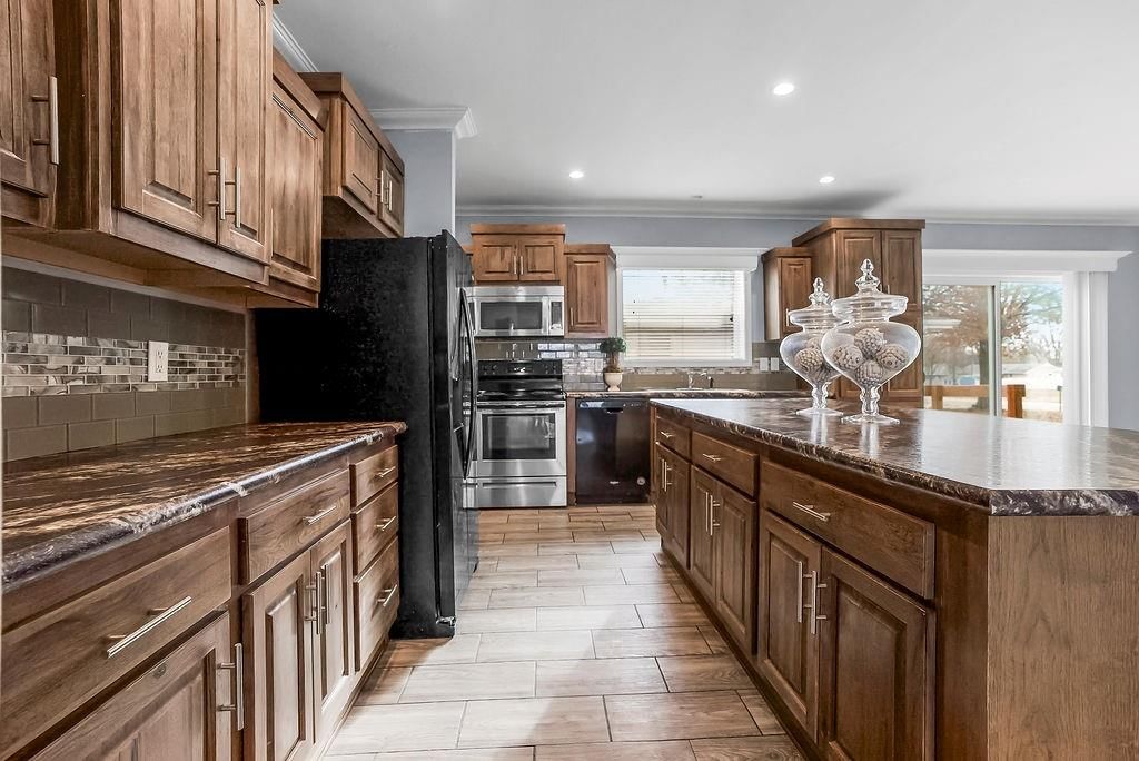904 E Wilson Street — photo 10