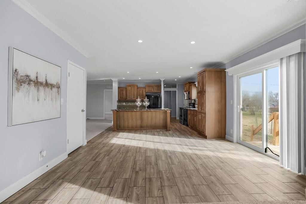 904 E Wilson Street — photo 11