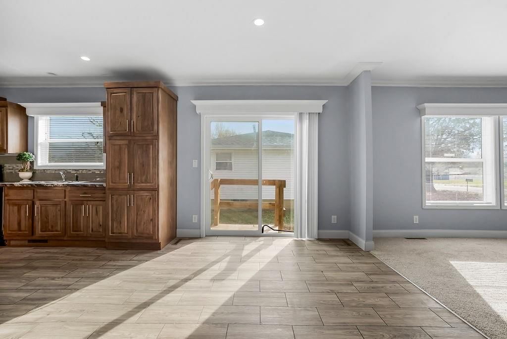 904 E Wilson Street — photo 12