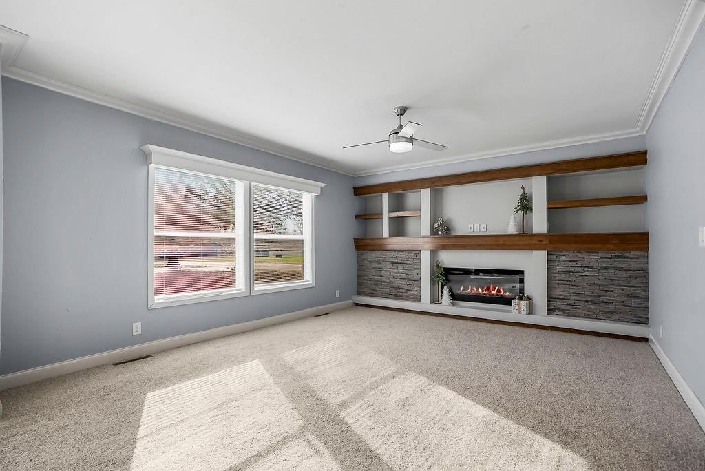 904 E Wilson Street — photo 15