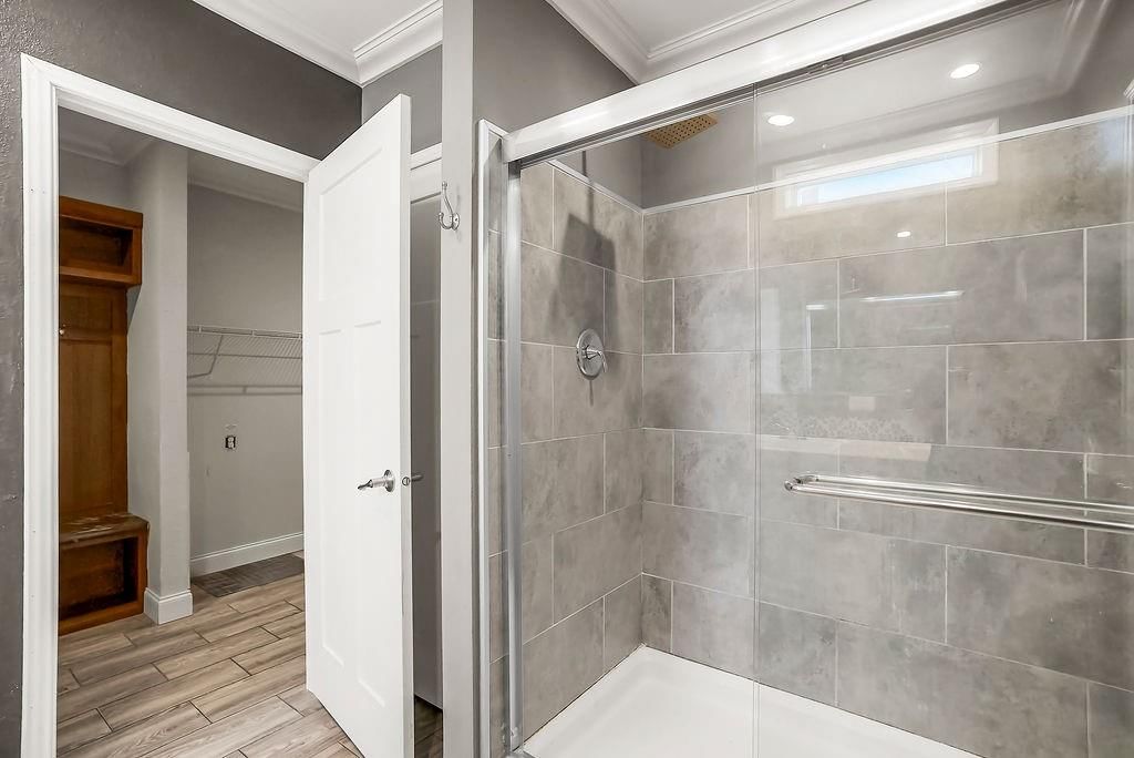 904 E Wilson Street — photo 23