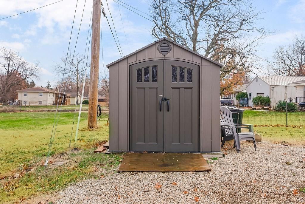 904 E Wilson Street — photo 27
