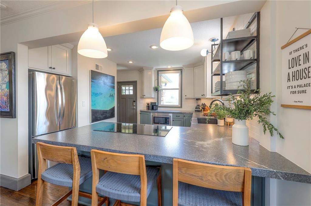 715 W 98th Street — photo 26