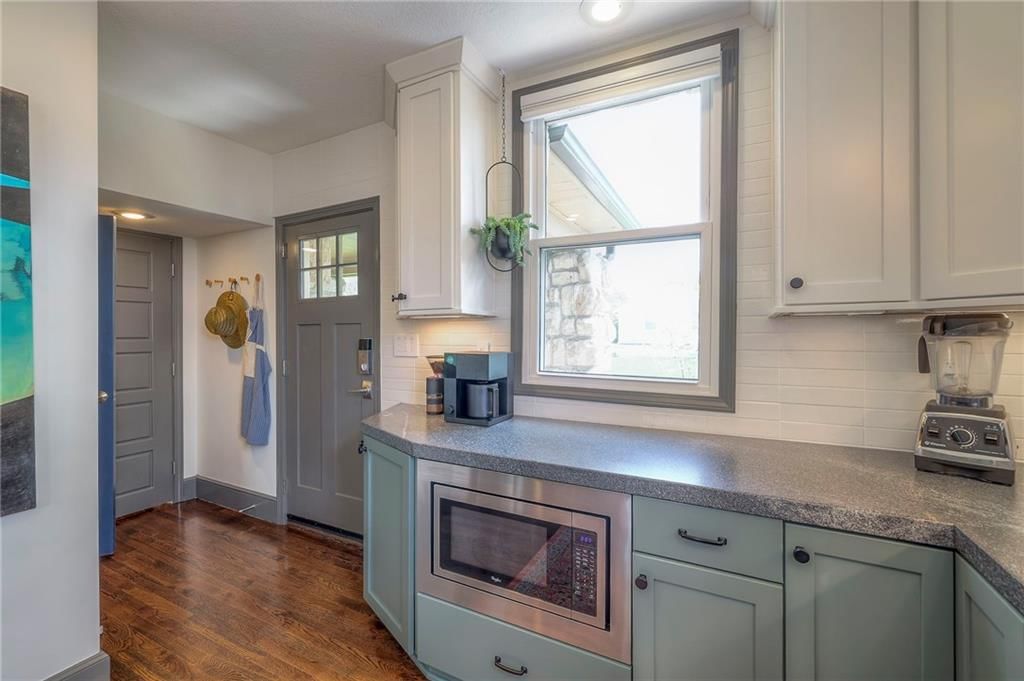 715 W 98th Street — photo 30