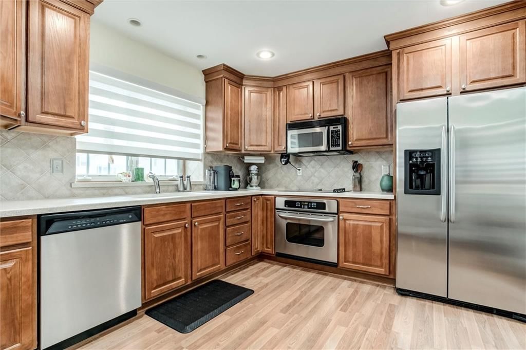 13328 W 104th Street — photo 3