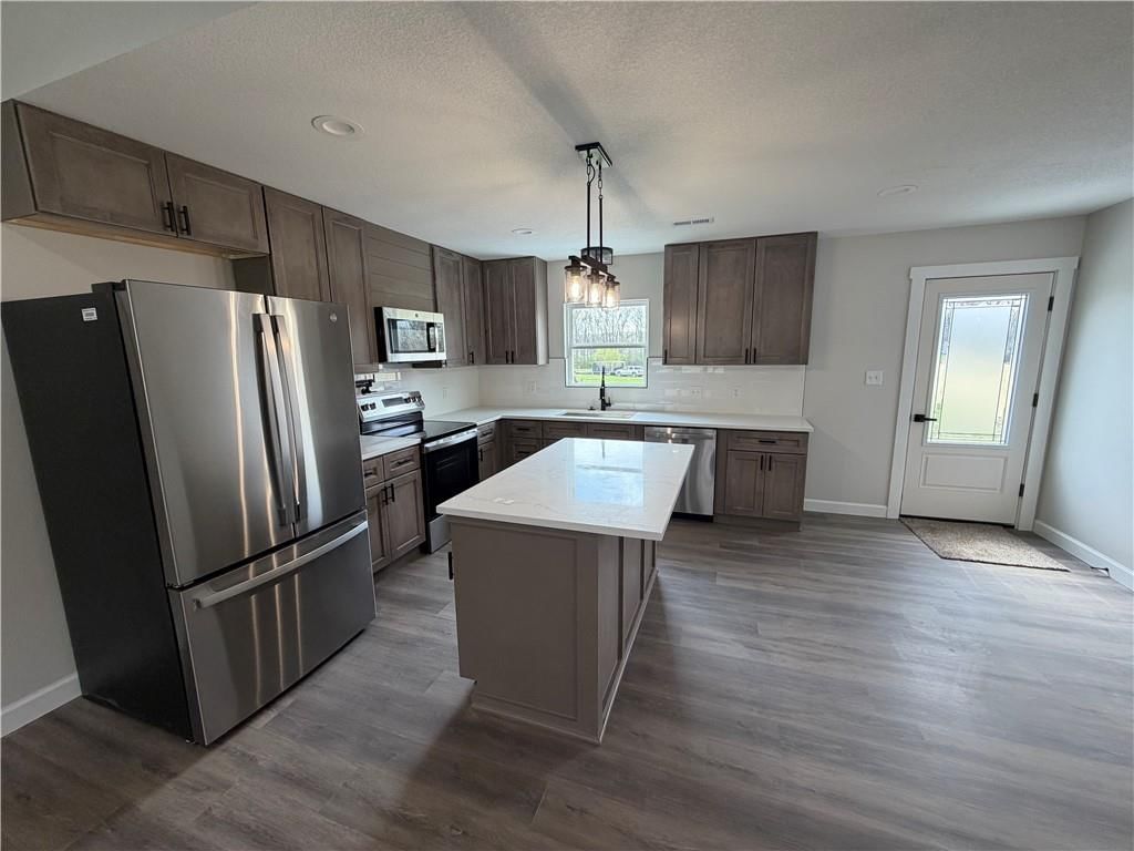 207 W 2nd Street — photo 10