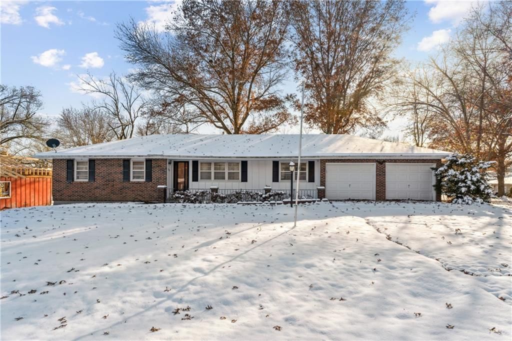 502 Crest Drive, Sweet Springs, MO