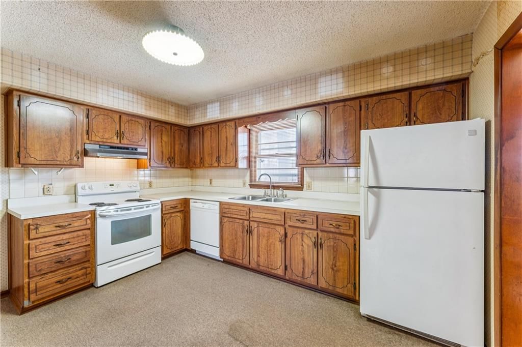 502 Crest Drive — photo 9