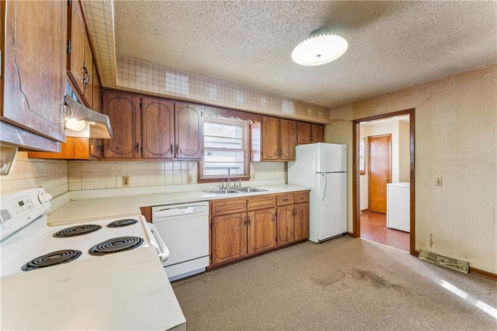 502 Crest Drive — photo 10