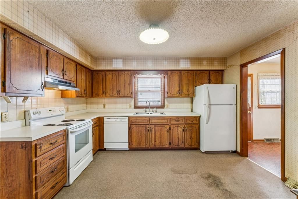 502 Crest Drive — photo 12