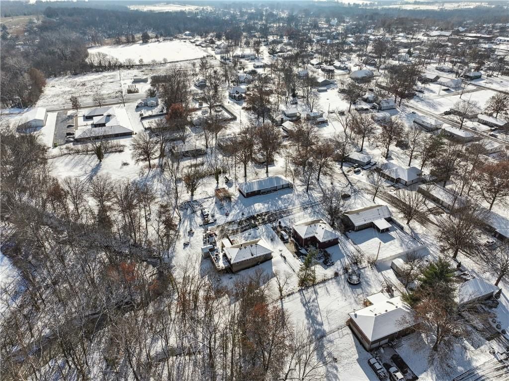 502 Crest Drive — photo 38