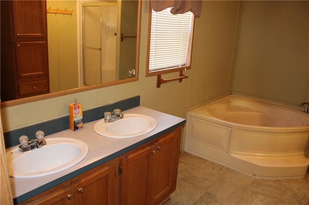 401 S Carbon Street — photo 10