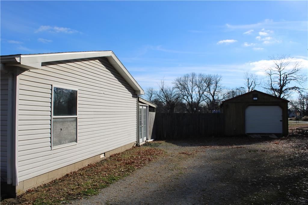 401 S Carbon Street — photo 24